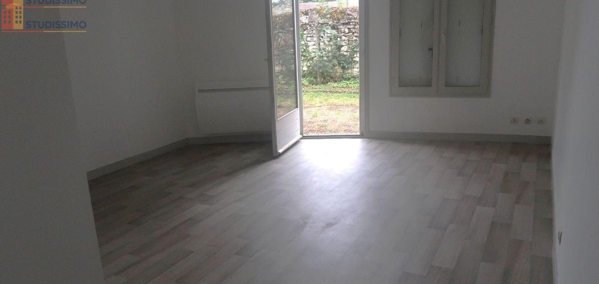Studio 34m² Scorbé-Clairvaux - 1 pièce, lumineux - Photo 9