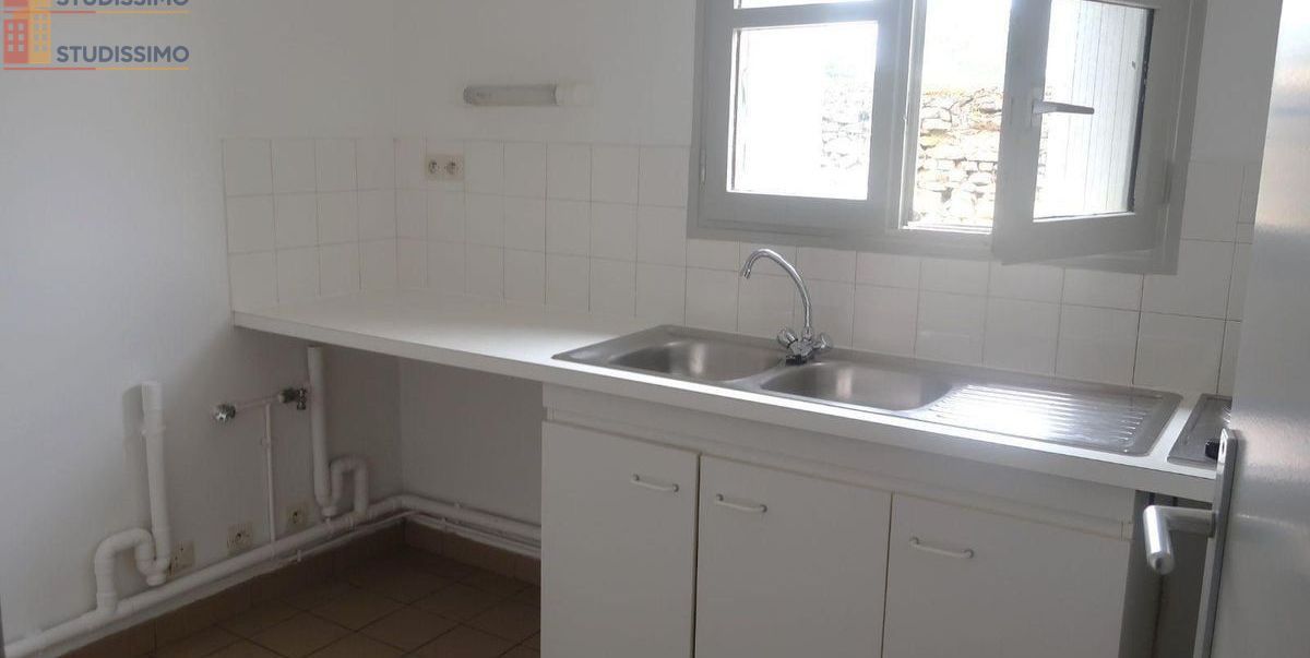Studio 34m² Scorbé-Clairvaux - 1 pièce, lumineux - Photo 7