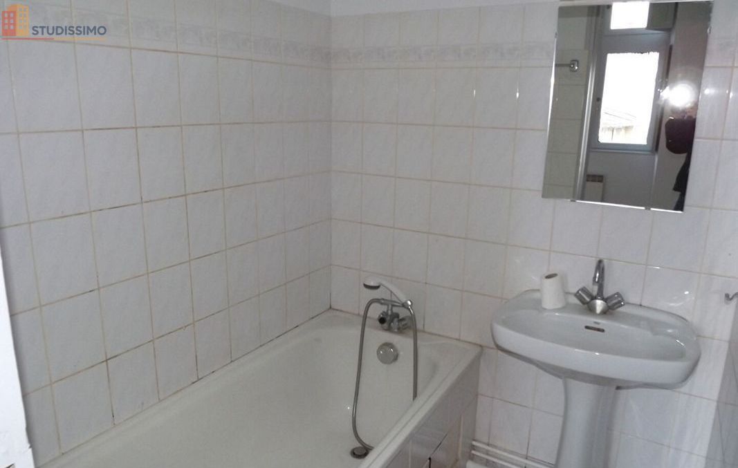 Studio 23m² Poitiers centre - Lumineux, 1er étage - Photo 3