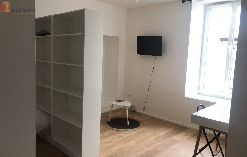 Studio meublé 23m² Poitiers - Meublé, DPE D - Photo 2