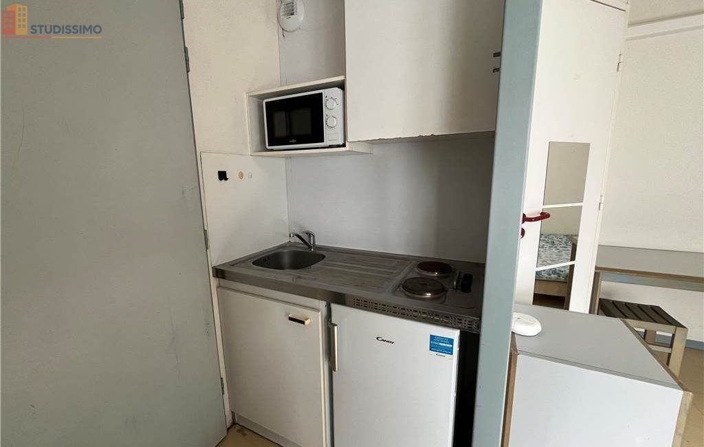 Studio meublé 17m² Poitiers - Meublé, DPE D - Photo 2