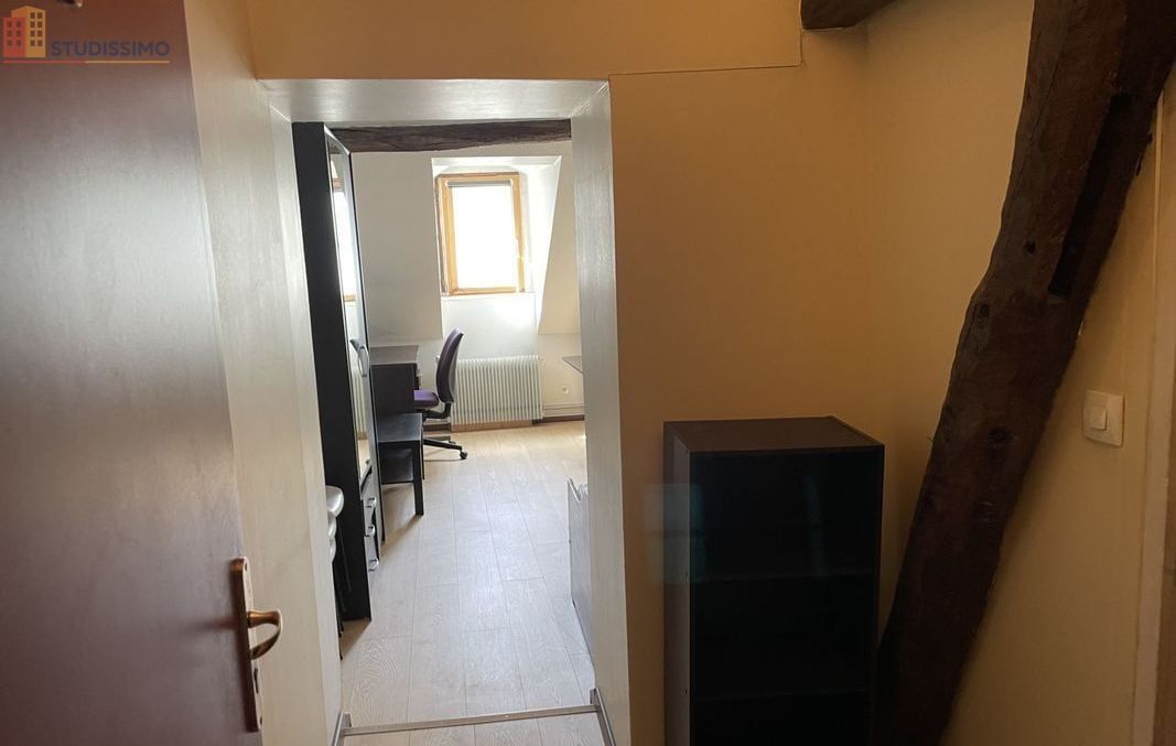 Studio meublé 31m² Châtellerault - Étage élevé, lumineux - Photo 1