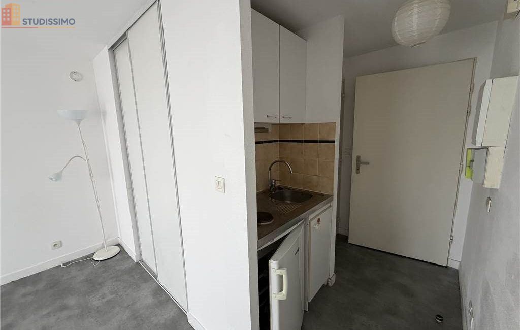 Studio 20m² Poitiers 86000 - Photo 6