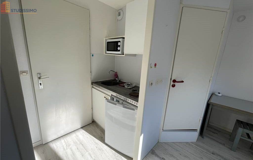 Studio meublé 17m² Poitiers - Meublé, DPE D - Photo 2