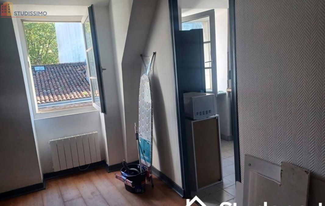 Studio meublé 50m² Poitiers - Lumineux, 3e étage - Photo 1