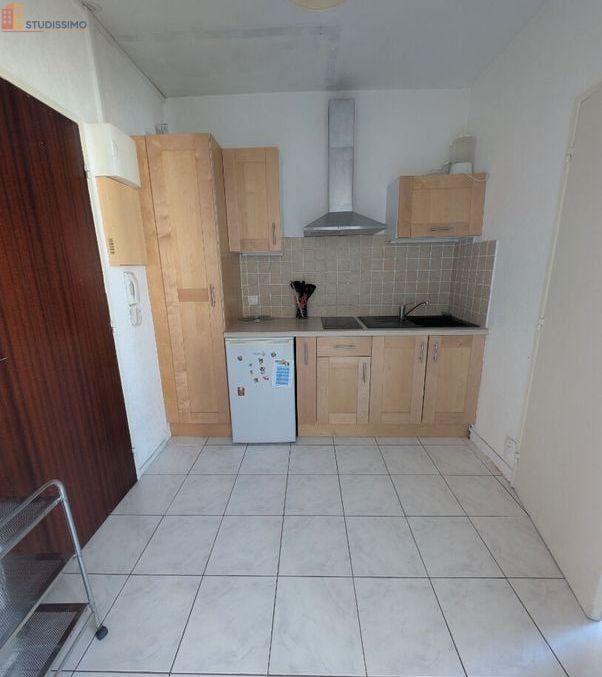 Studio meublé 27m² Poitiers - Meublé, dernier étage - Photo 2