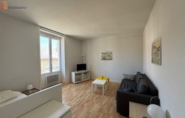 Studio meublé 33m² Montmorillon - Meublé, DPE D - Photo 4