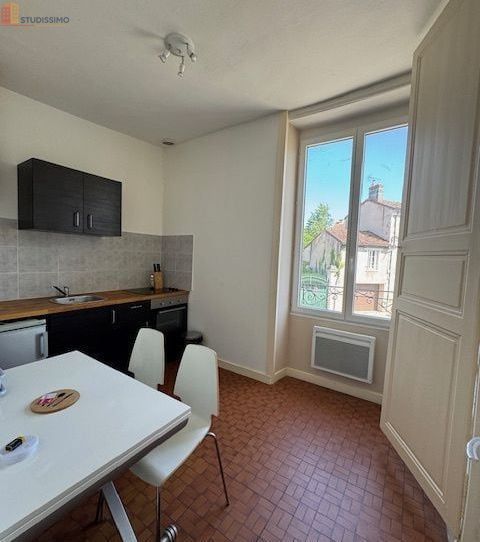 Studio meublé 33m² Montmorillon - Meublé, DPE D - Photo 3