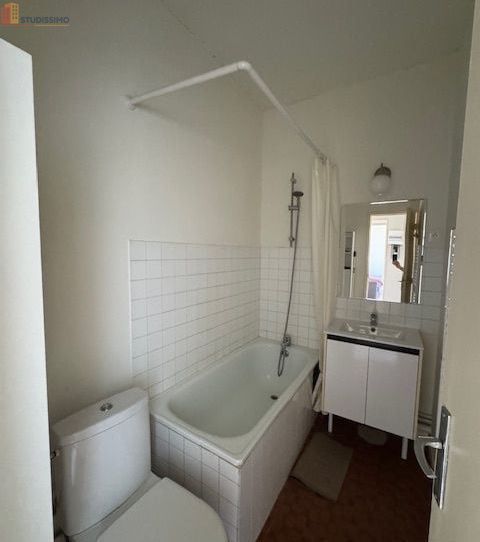 Studio meublé 33m² Montmorillon - Meublé, DPE D - Photo 1