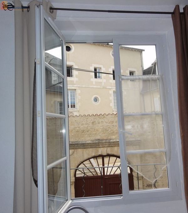 Studio meublé 22m² Poitiers centre - Calme, lumineux - Photo 2