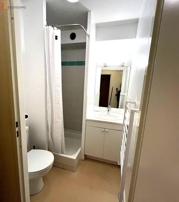 Studio meublé 27m² Poitiers - Rénové, parking - Photo 4