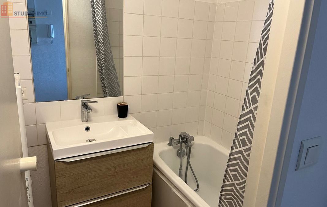 Studio meublé 21m² Poitiers centre - Lumineux, 2e étage - Photo 3