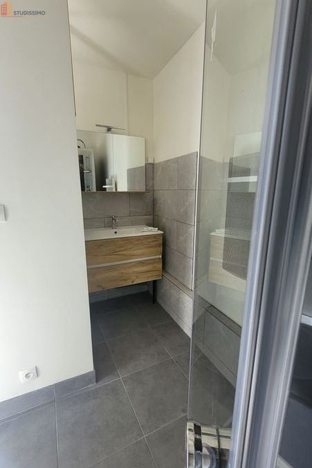 Studio meublé 31m² Châtellerault - Meublé, DPE D - Photo 1
