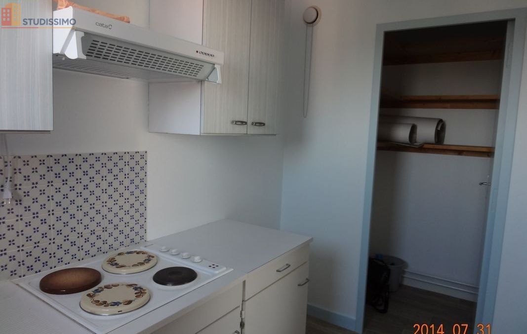Studio 35m² Poitiers centre - Dernier étage, lumineux - Photo 6