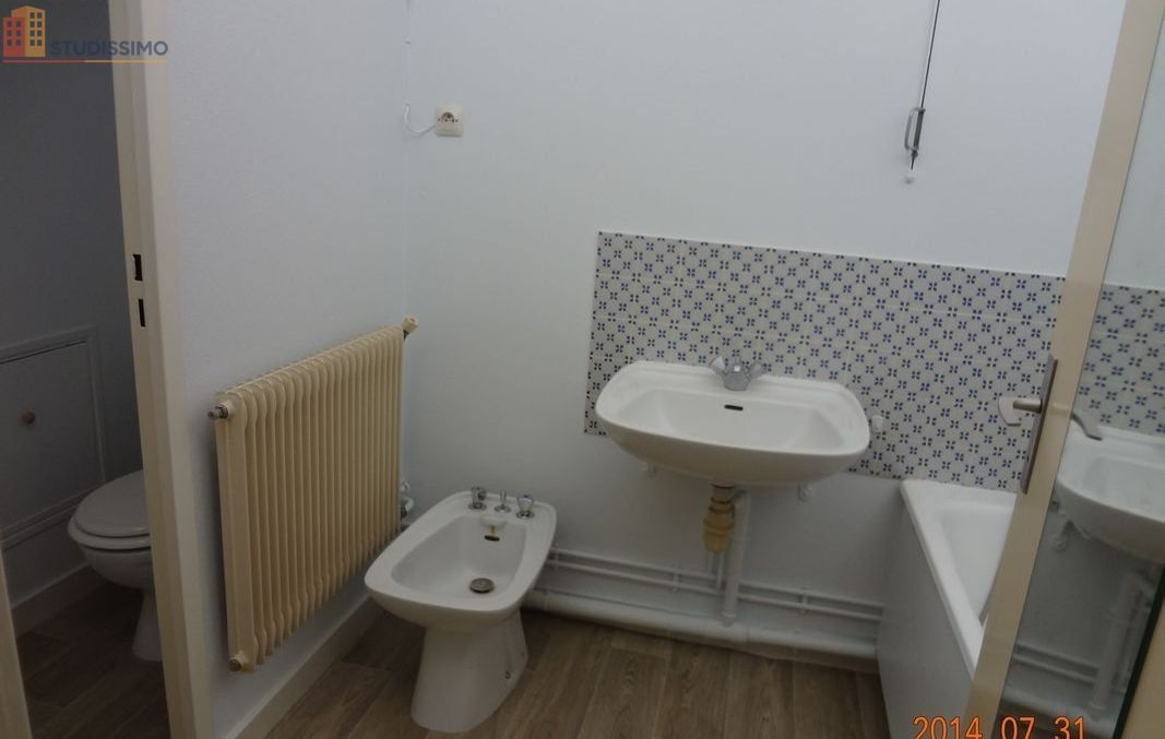 Studio 35m² Poitiers centre - Dernier étage, lumineux - Photo 2