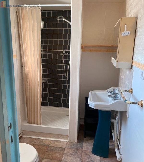 Studio meublé 30m² Châtellerault - Étage élevé, lumineux - Photo 1