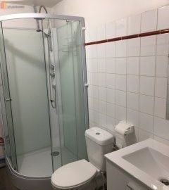 Studio meublé 34m² Lussac-les-Châteaux - Meublé, 2e étage - Photo 1