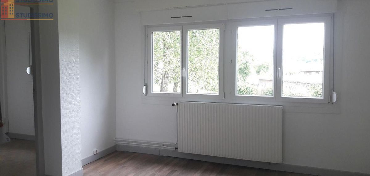Studio à Mirecourt