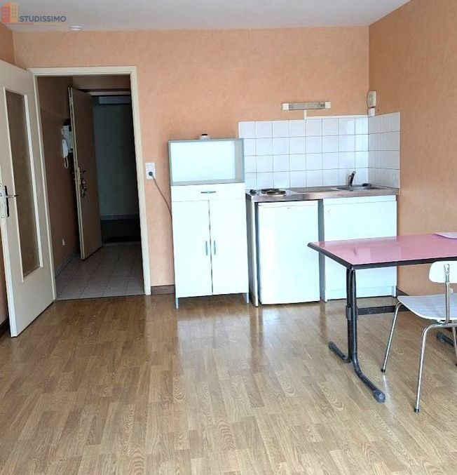 Studio 21m² Vittel centre - Lumineux, proche commodités - Photo 2