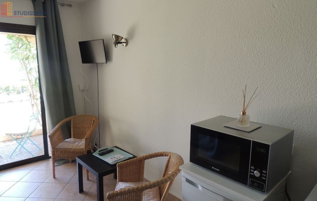 Studio 24m² Le Barcarès - Rénové, meublé avec terrasse - Photo 2