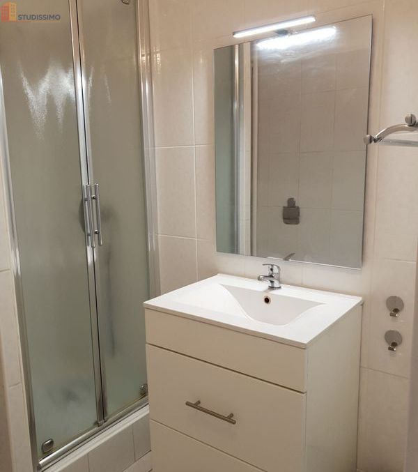 Studio meublé 30m² Sens 89100 - Balcon, parking, vue jardin - Photo 2