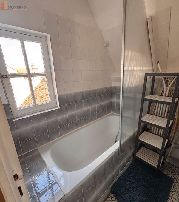 Studio 18m² Auxerre centre - Meublé, sous les toits - Photo 1