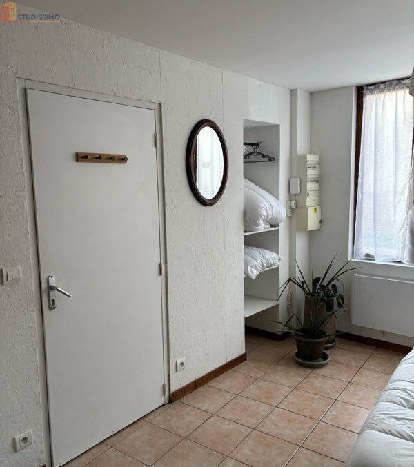 Studio meublé 33m² Saints-en-Puisaye - Meublé, DPE D - Photo 1