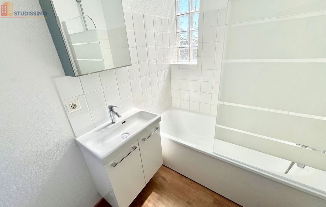 Studio meublé 17m² Limoges - Rénové, parking - Photo 2