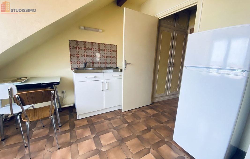 Studio meublé 27m² Belfort - Lumineux, dernier étage - Photo 3