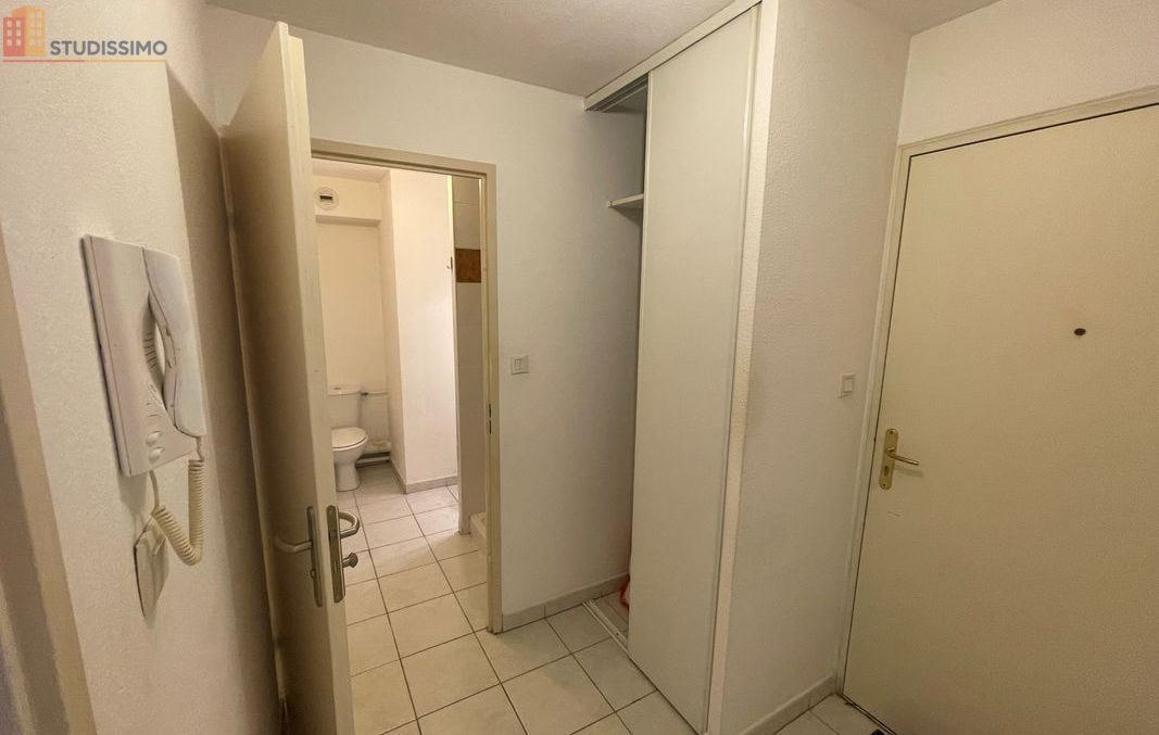 Studio meublé 31m² Belfort centre - Lumineux, dernier étage - Photo 2