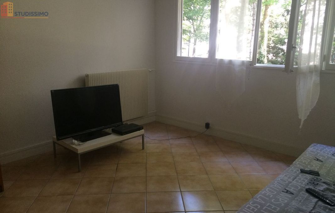 Studio meublé 20m² Évry-Courcouronnes - Rénové, au calme - Photo 2
