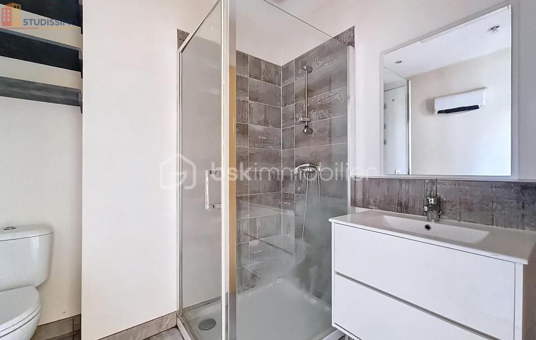 Studio 26m² Castres - - Photo 2