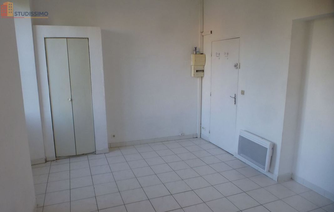 Studio 18m² Corbeil-Essonnes 91100 - Photo 1