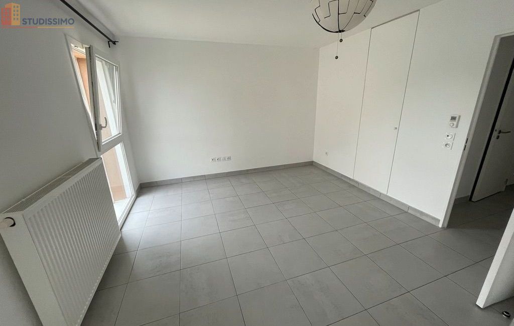 Studio 32m² Ballancourt-sur-Essonne - Parking, dernier étage - Photo 6