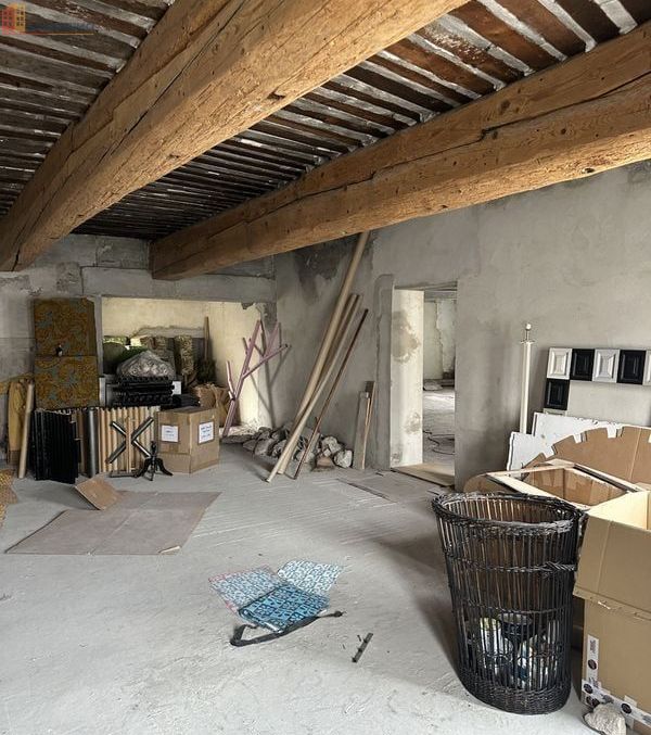 Studio 91m² L'Isle-sur-la-Sorgue - Surface atypique - Photo 2
