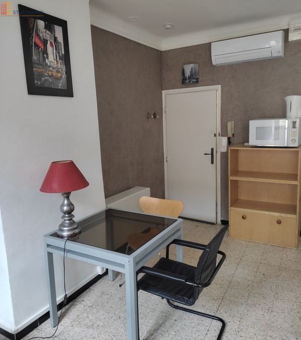 Studio meublé 21m² Carpentras - Lumineux, dernier étage - Photo 9