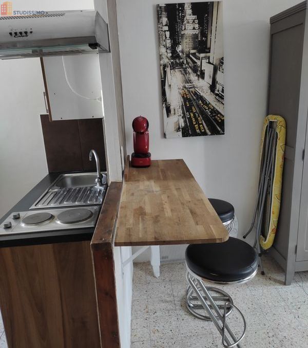 Studio meublé 21m² Carpentras - Lumineux, dernier étage - Photo 2