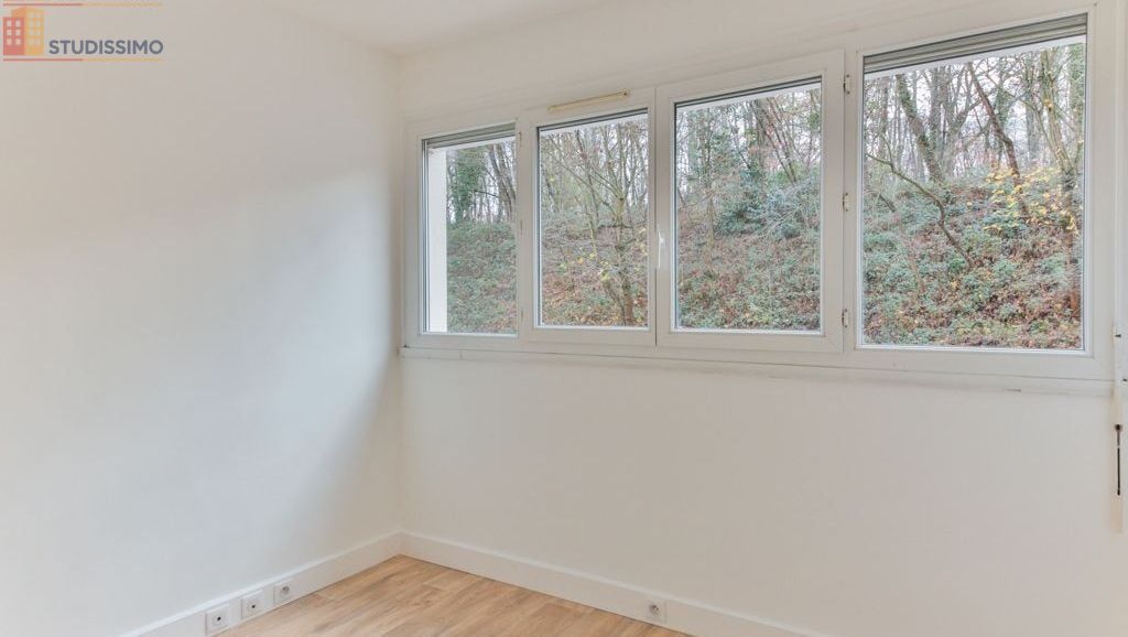 Studio 18m² Ville-d'Avray - 1er étage, DPE D - Photo 5