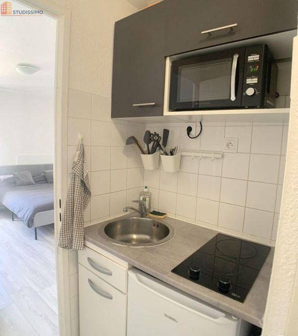 Studio 20m² Courbevoie - Meublé, étage élevé - Photo 3