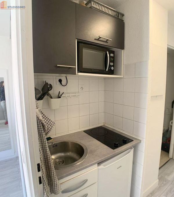 Studio 20m² Courbevoie - Meublé, étage élevé - Photo 4