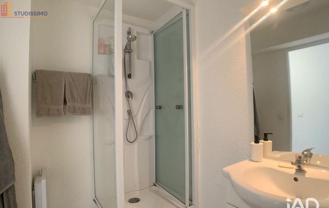 Studio 20m² Courbevoie - Meublé, étage élevé - Photo 1