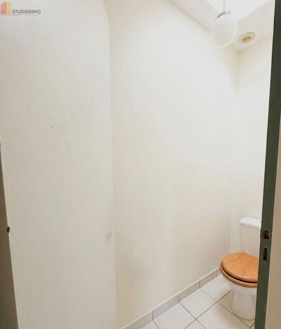Studio 26m² Poitiers - Dernier étage, DPE D - Photo 1