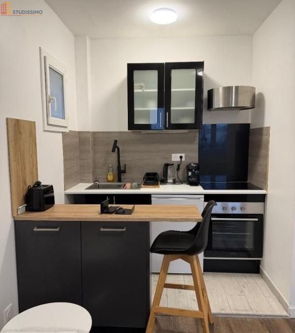 Studio meublé 18m² Puteaux - Meublé, 1er étage - Photo 2