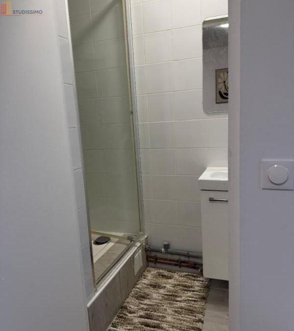 Studio meublé 18m² Puteaux - Meublé, 1er étage - Photo 1