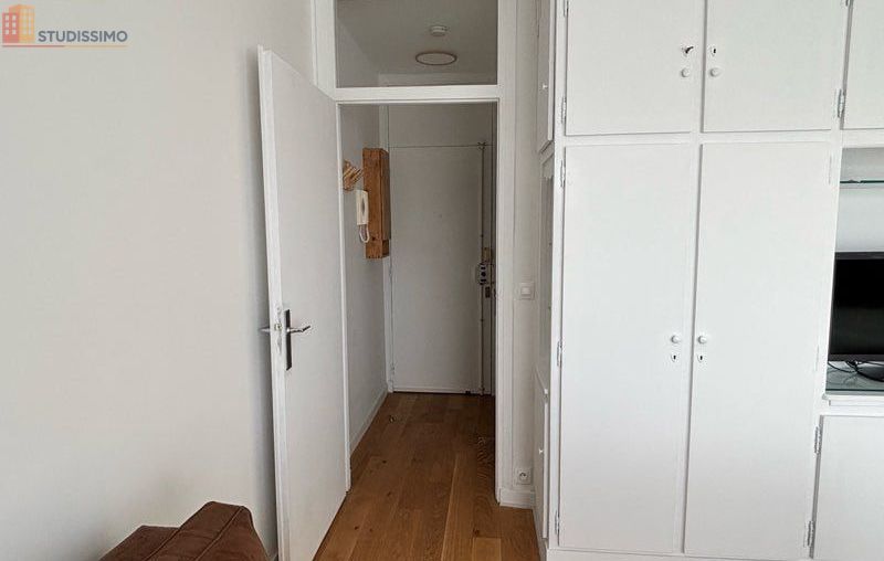 Studio meublé 32m² Neuilly-sur-Seine - Dernier étage, lumineux - Photo 4