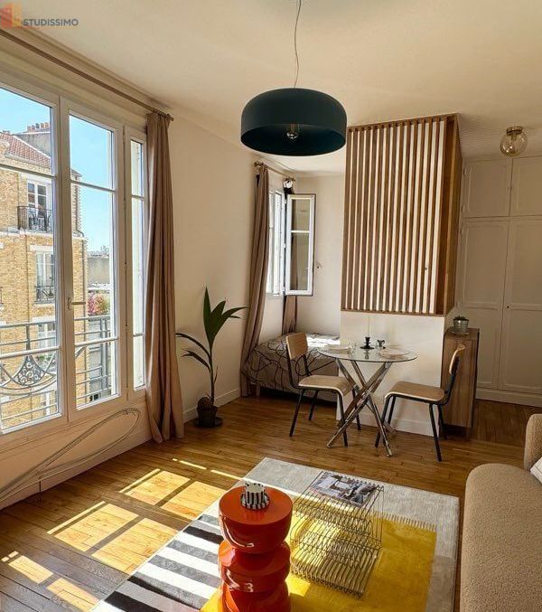 Studio meublé 24m² Courbevoie - Coin nuit, grand dressing - Photo 11