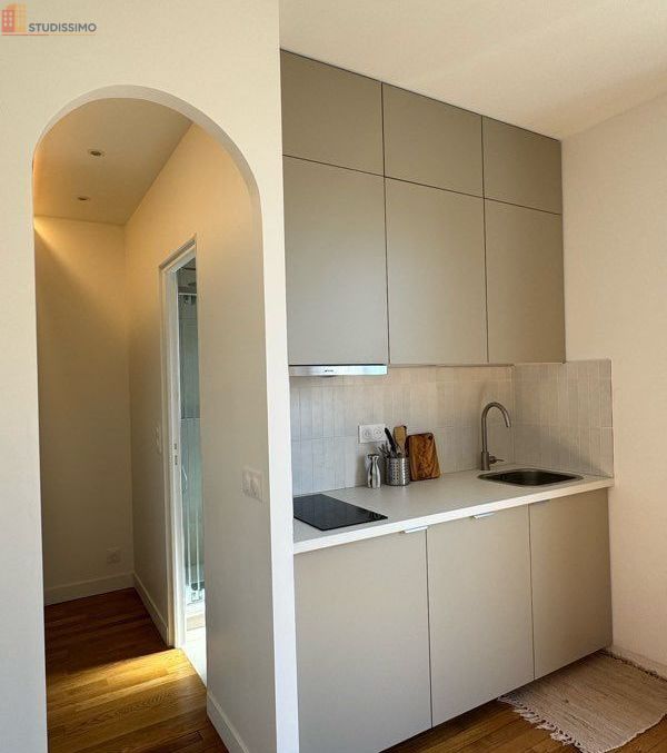 Studio meublé 24m² Courbevoie - Coin nuit, grand dressing - Photo 8