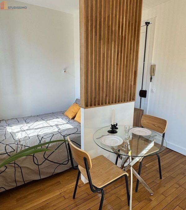 Studio meublé 24m² Courbevoie - Coin nuit, grand dressing - Photo 5