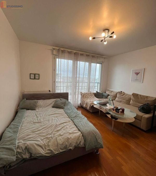 Studio meublé 28m² Courbevoie - Grand, étage élevé - Photo 4