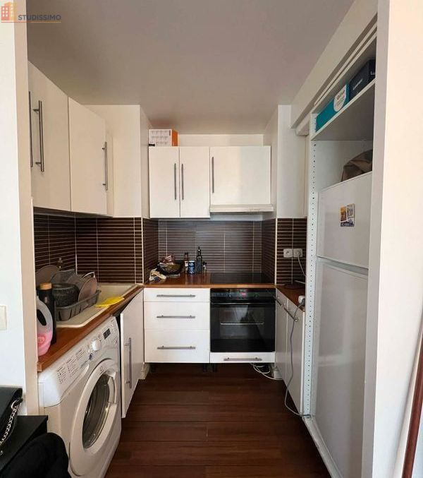 Studio meublé 28m² Courbevoie - Grand, étage élevé - Photo 3